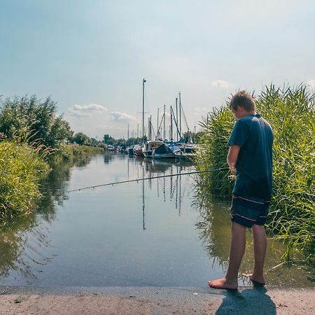 Europarcs De Biesbosch Hotel Willemsdorp ภายนอก รูปภาพ