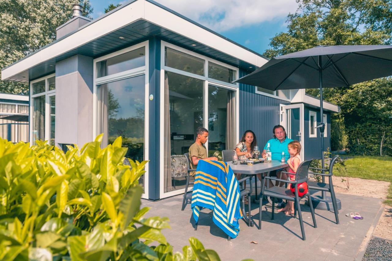 Europarcs De Biesbosch Hotel Willemsdorp ภายนอก รูปภาพ