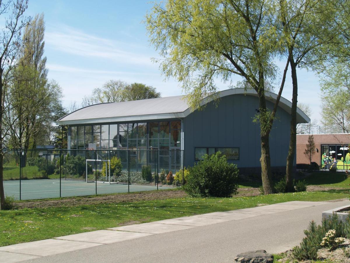 Europarcs De Biesbosch Hotel Willemsdorp ภายนอก รูปภาพ