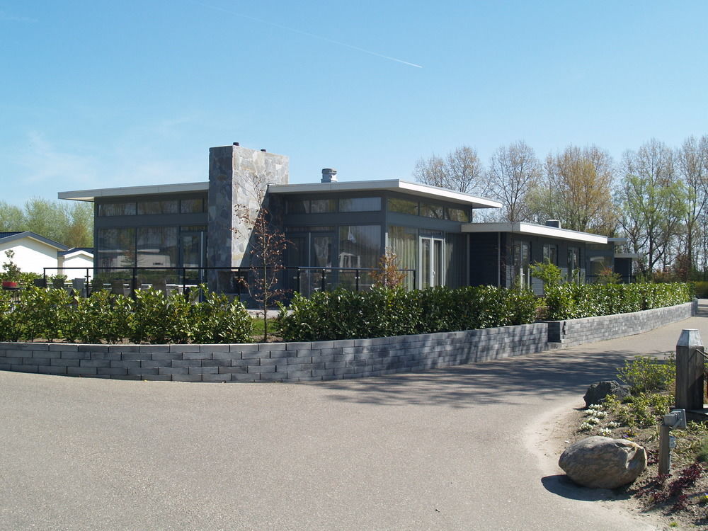 Europarcs De Biesbosch Hotel Willemsdorp ภายนอก รูปภาพ