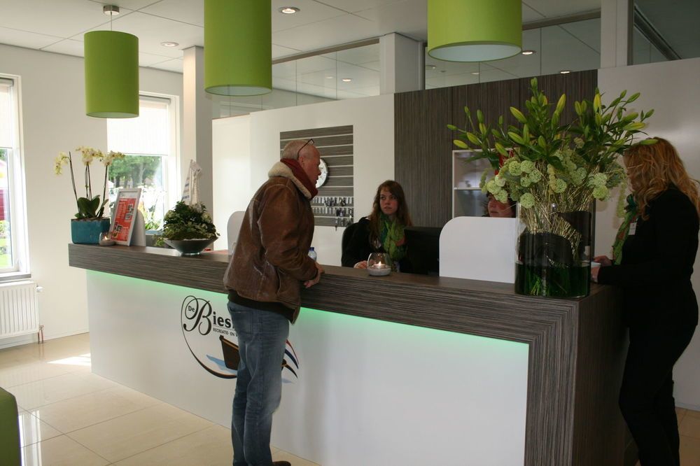Europarcs De Biesbosch Hotel Willemsdorp ภายนอก รูปภาพ