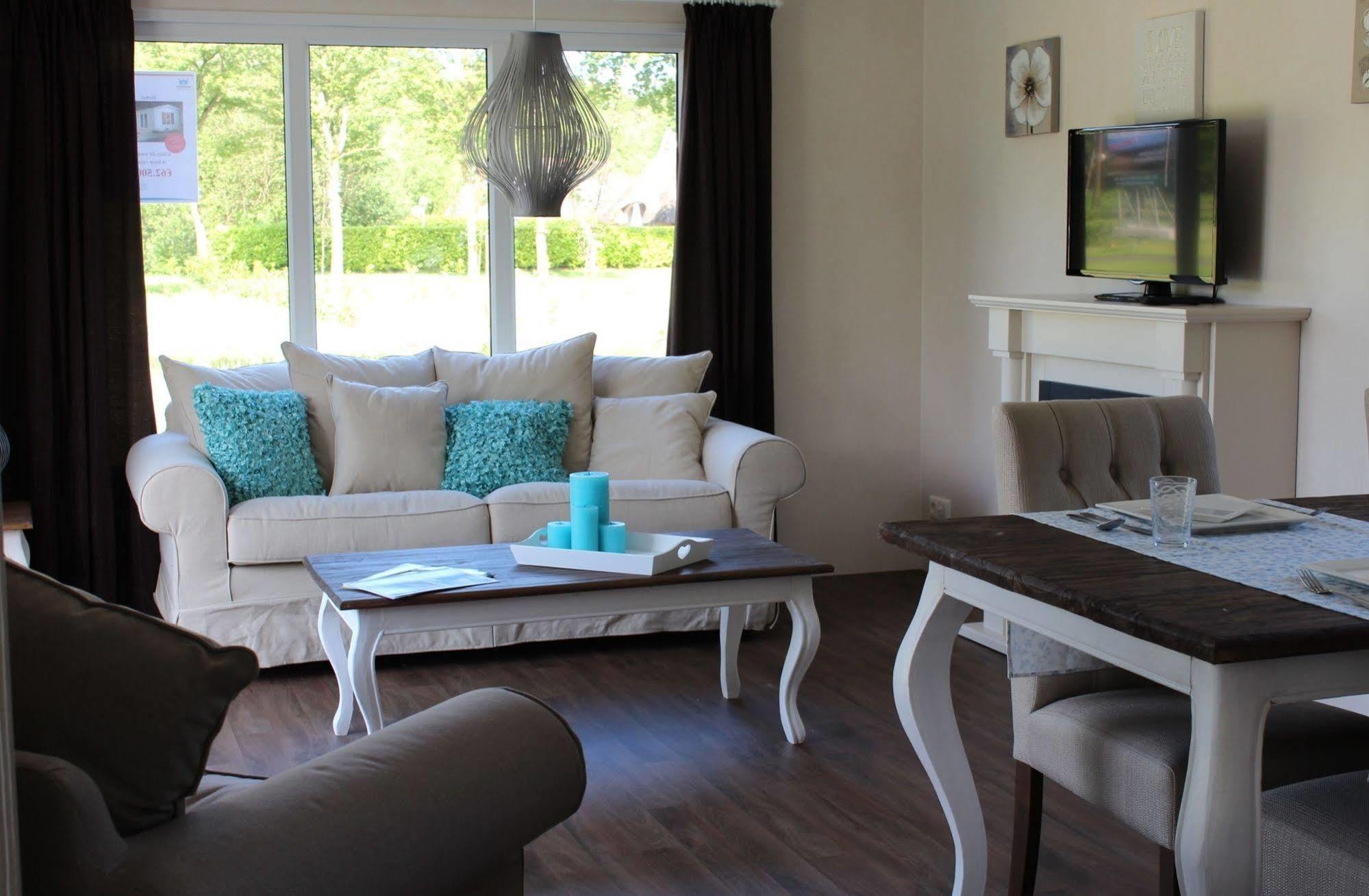 Europarcs De Biesbosch Hotel Willemsdorp ภายนอก รูปภาพ