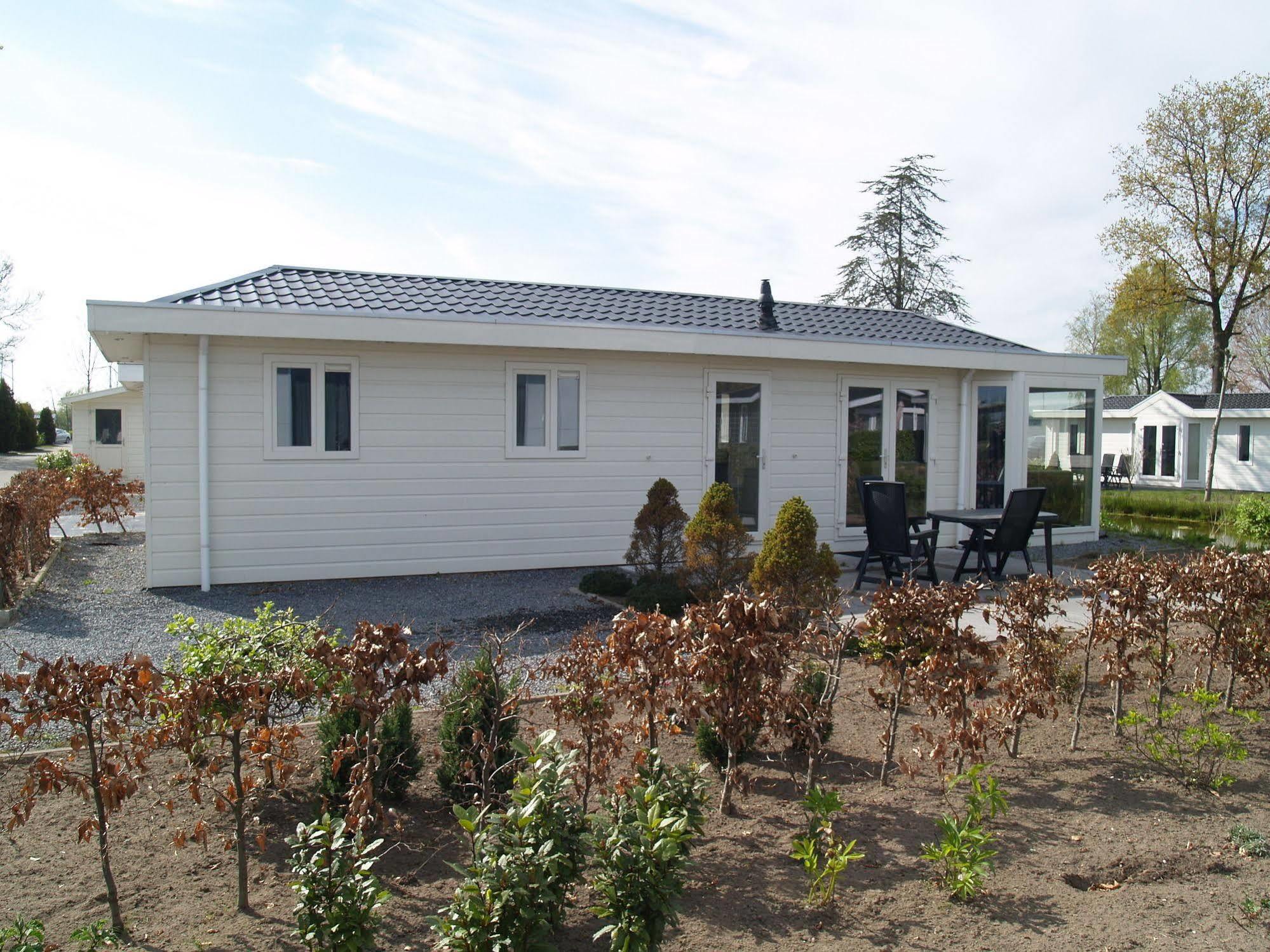 Europarcs De Biesbosch Hotel Willemsdorp ภายนอก รูปภาพ