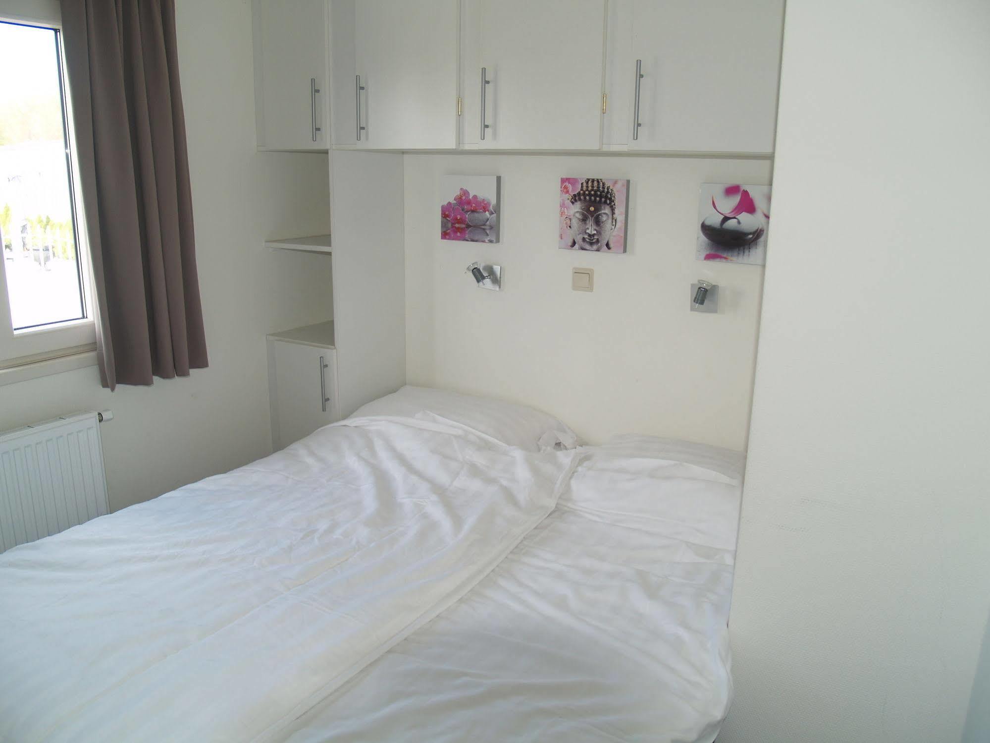 Europarcs De Biesbosch Hotel Willemsdorp ภายนอก รูปภาพ
