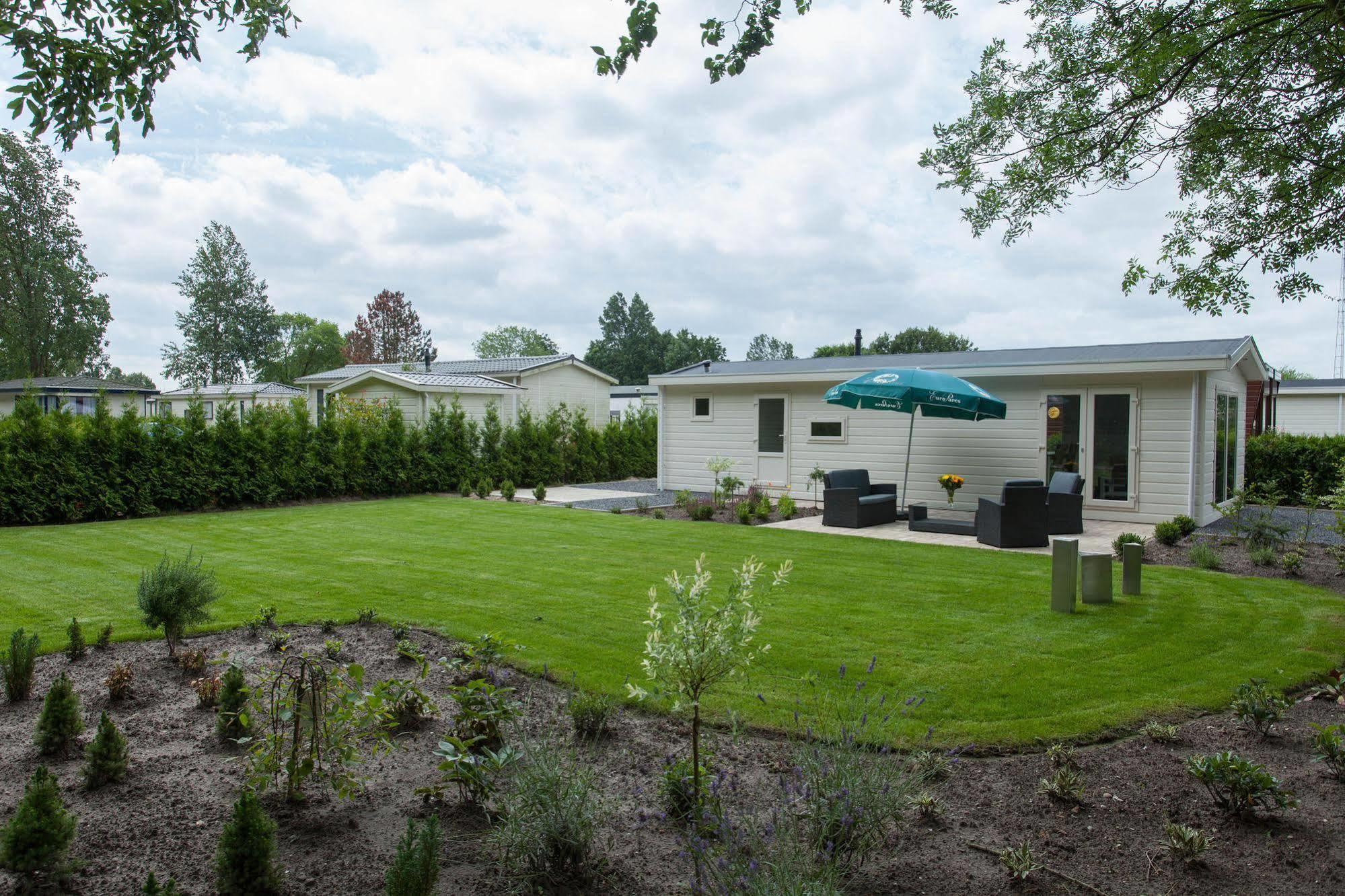 Europarcs De Biesbosch Hotel Willemsdorp ภายนอก รูปภาพ