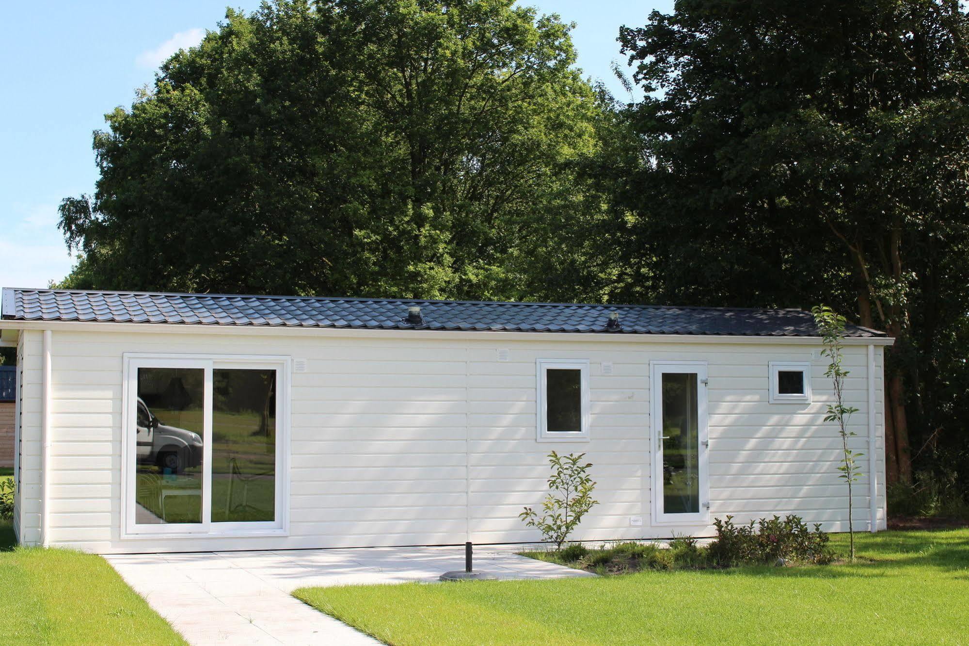 Europarcs De Biesbosch Hotel Willemsdorp ภายนอก รูปภาพ